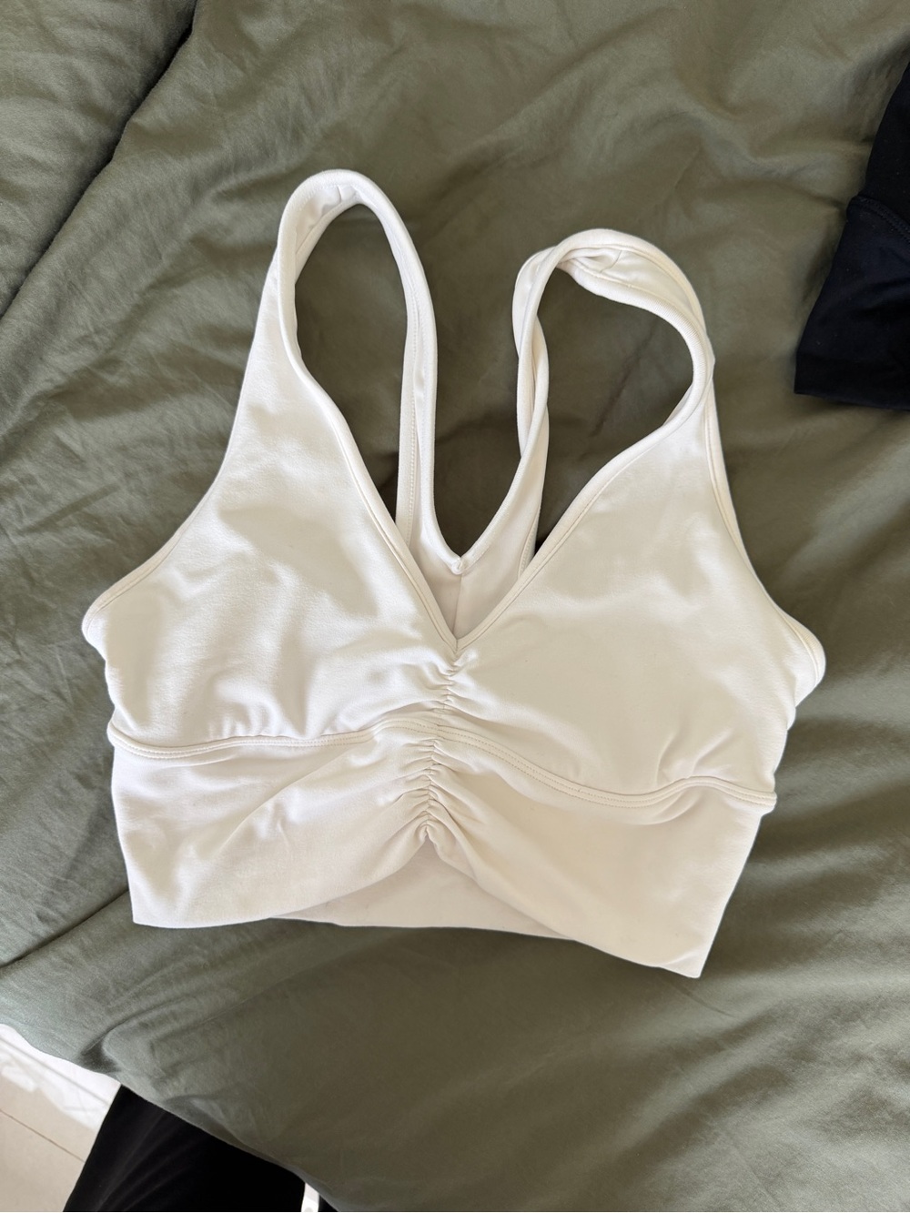 ALO Yoga ivory wild thing bra like new XS